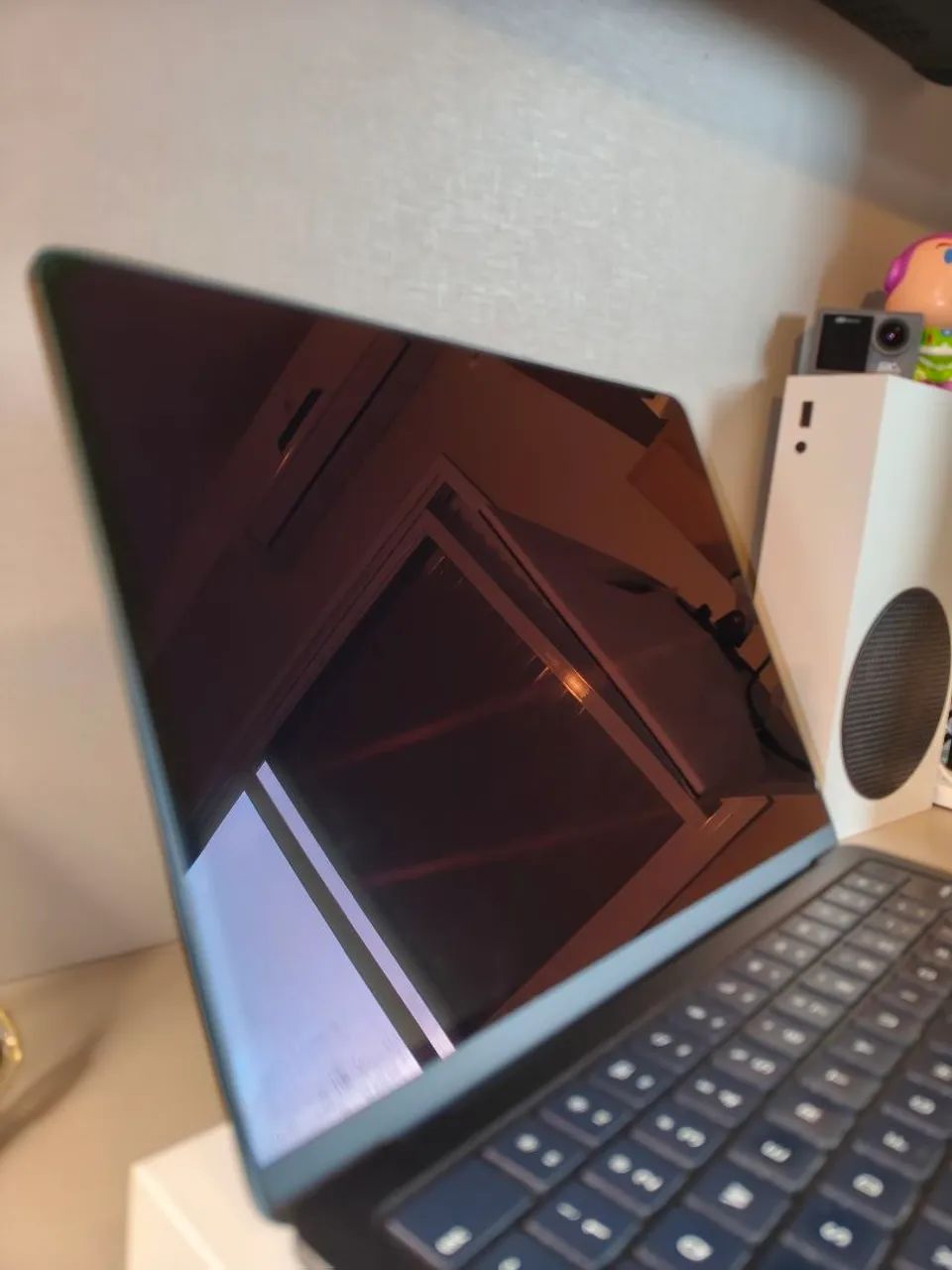 Macbook Air M2 Midnight - Foto 3