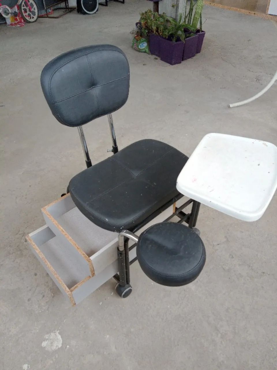 Carrinho de manicure 