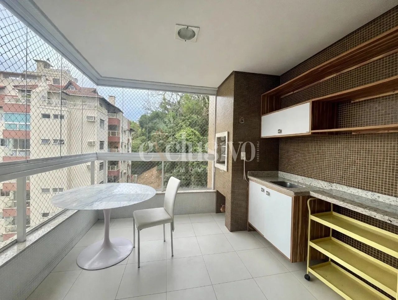 Apartamento 3 quartos e 3 vagas em Coqueiros - Foto 2