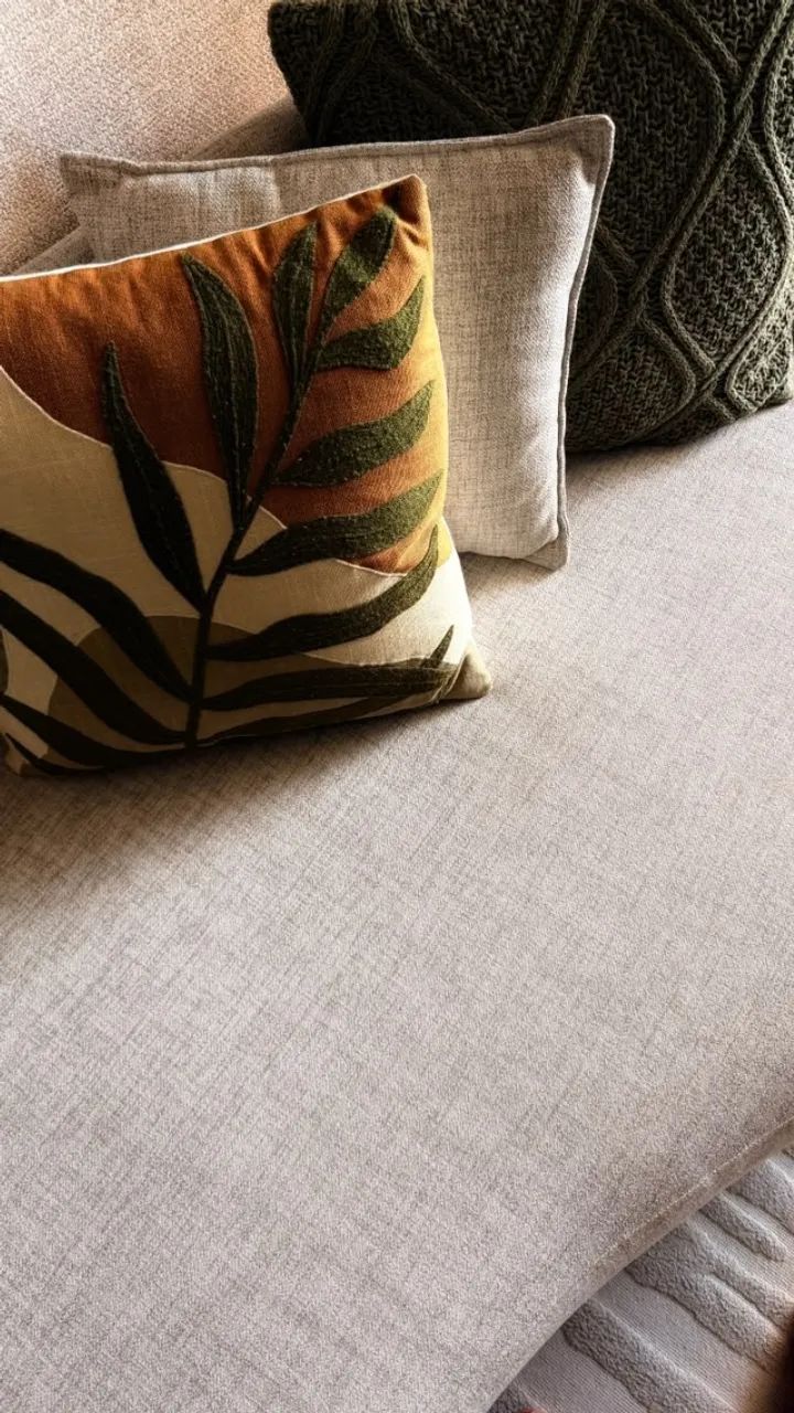 Lindo Sofá de Alto Padrão com Design Orgânico e Moderno - Foto 3