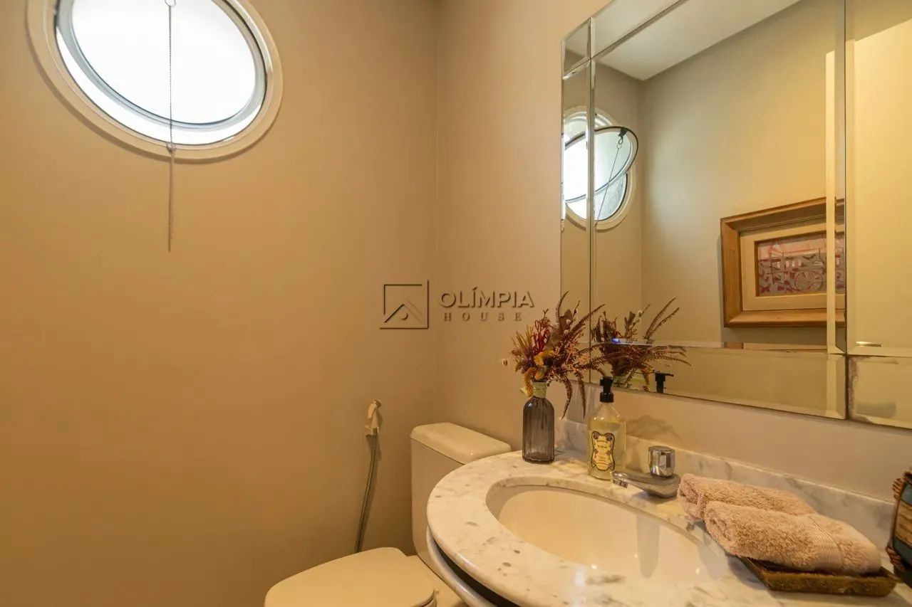 Aluguel Apartamento 4 Dormitórios - 240 m² Moema