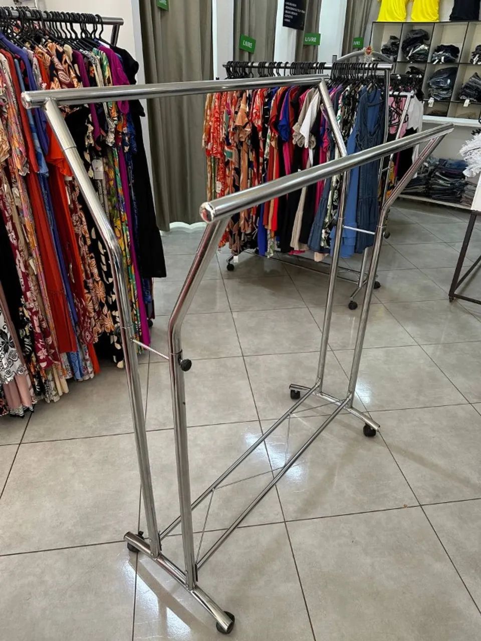 Arara de Roupas - Foto 3