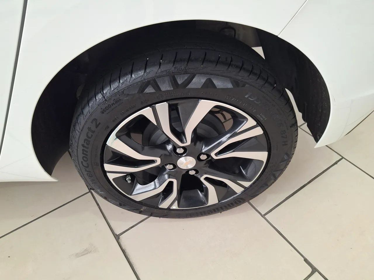 Chevrolet Onix Hatch Premier 1.0 12V TB Flex Aut. 4P, foto 6 de 10