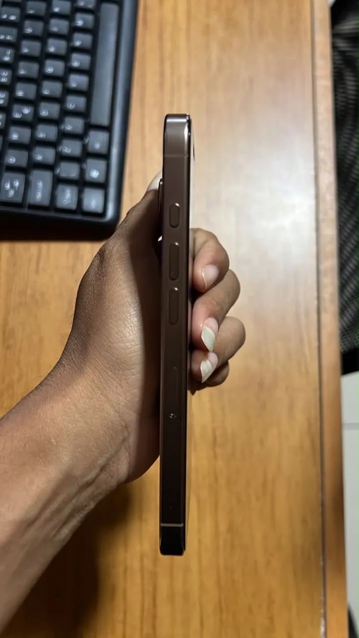 iPhone 16 pro  - Foto 3