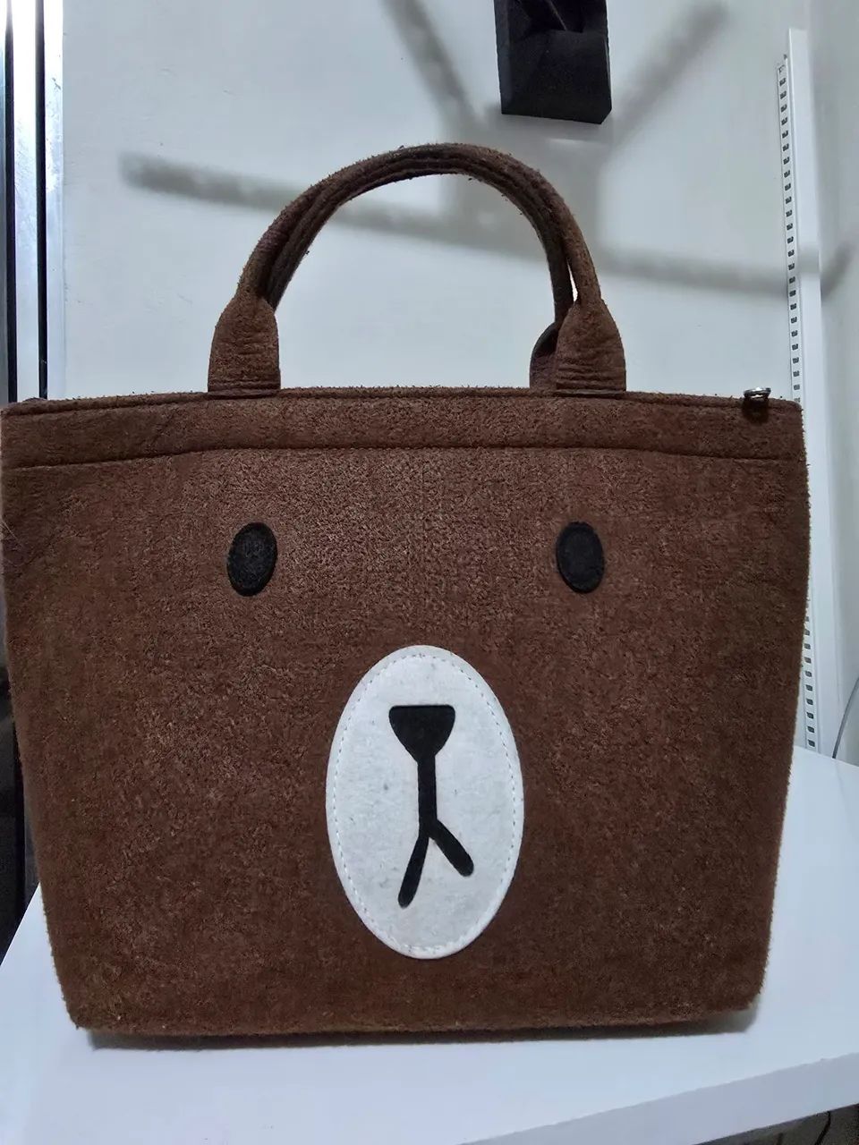 Bolsa de Mão Aveludada Urso marrom - Foto 2