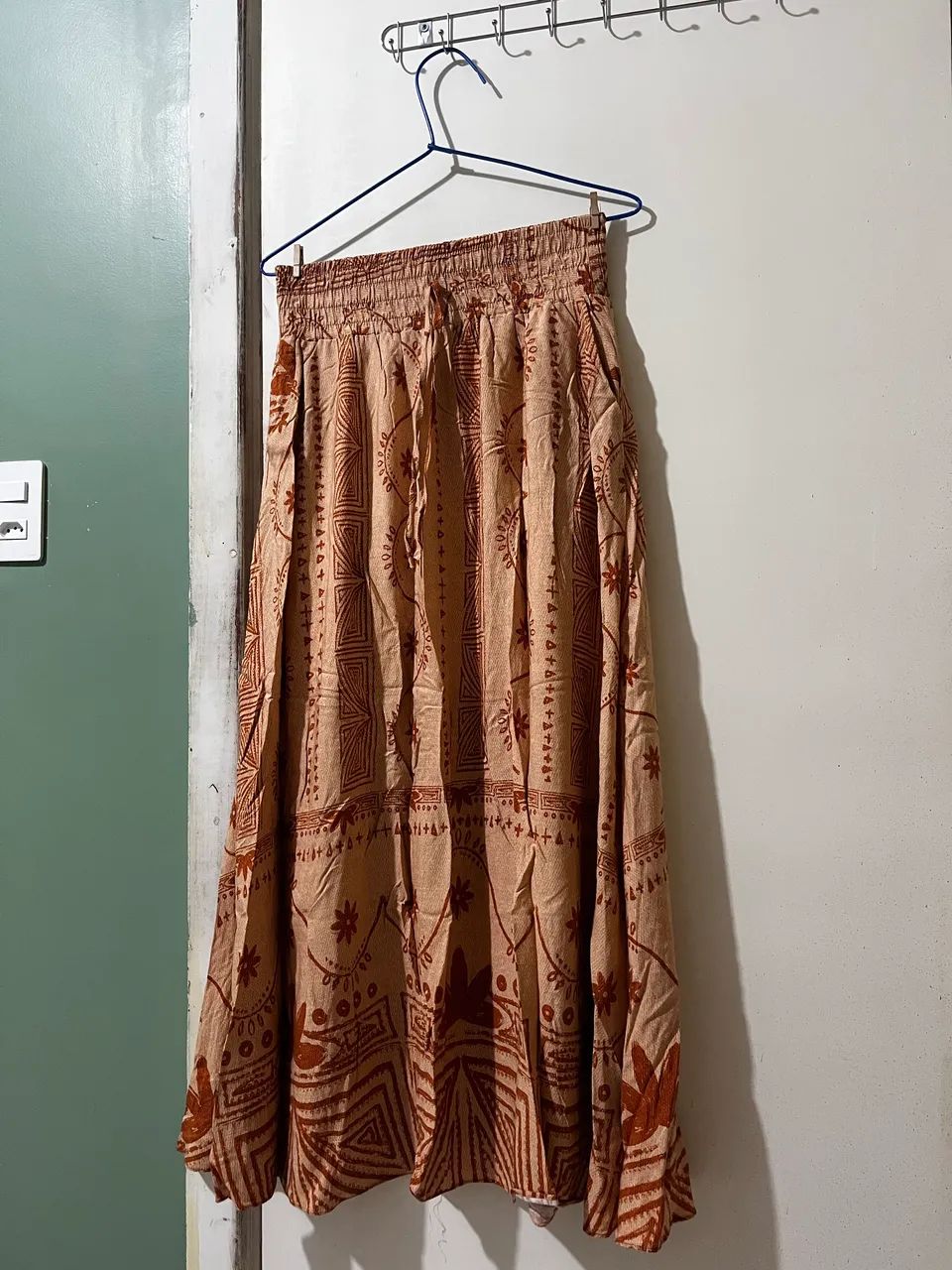 Saia maxi longa estampada marrom M