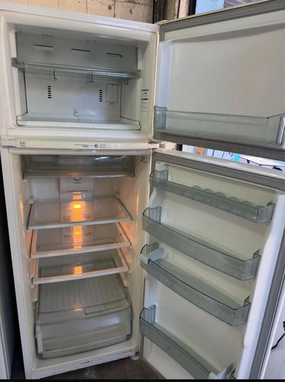 Geladeira Brastemp 370 litros frost free 1199 reais - Geladeiras e ...