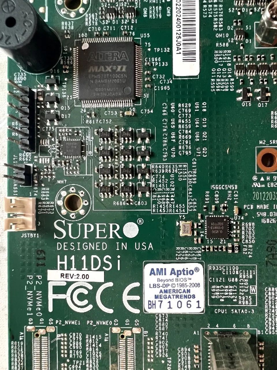 Processador / CPU Epyc: motherboard supermicro H11DSi + 2 7551