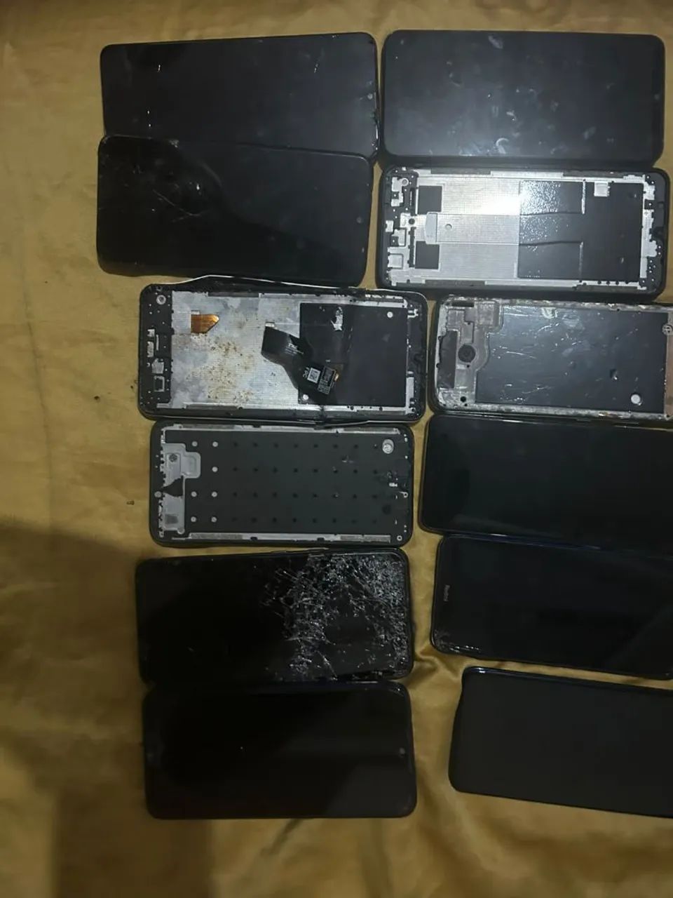 12 CELULARES para peças  - Foto 2