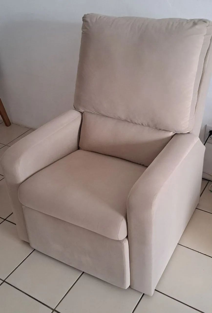 POLTRONA JACAÚNA NOVA