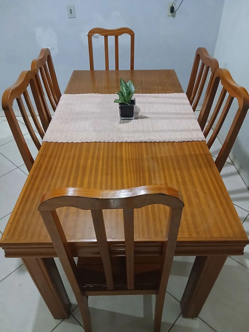 VENDE-SE mesa de madeira.  - Foto 2