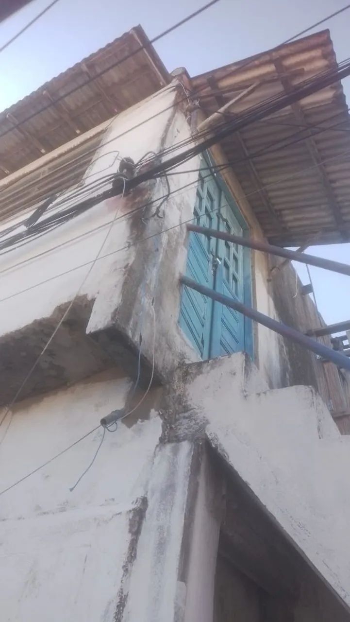 Vende se uma casa