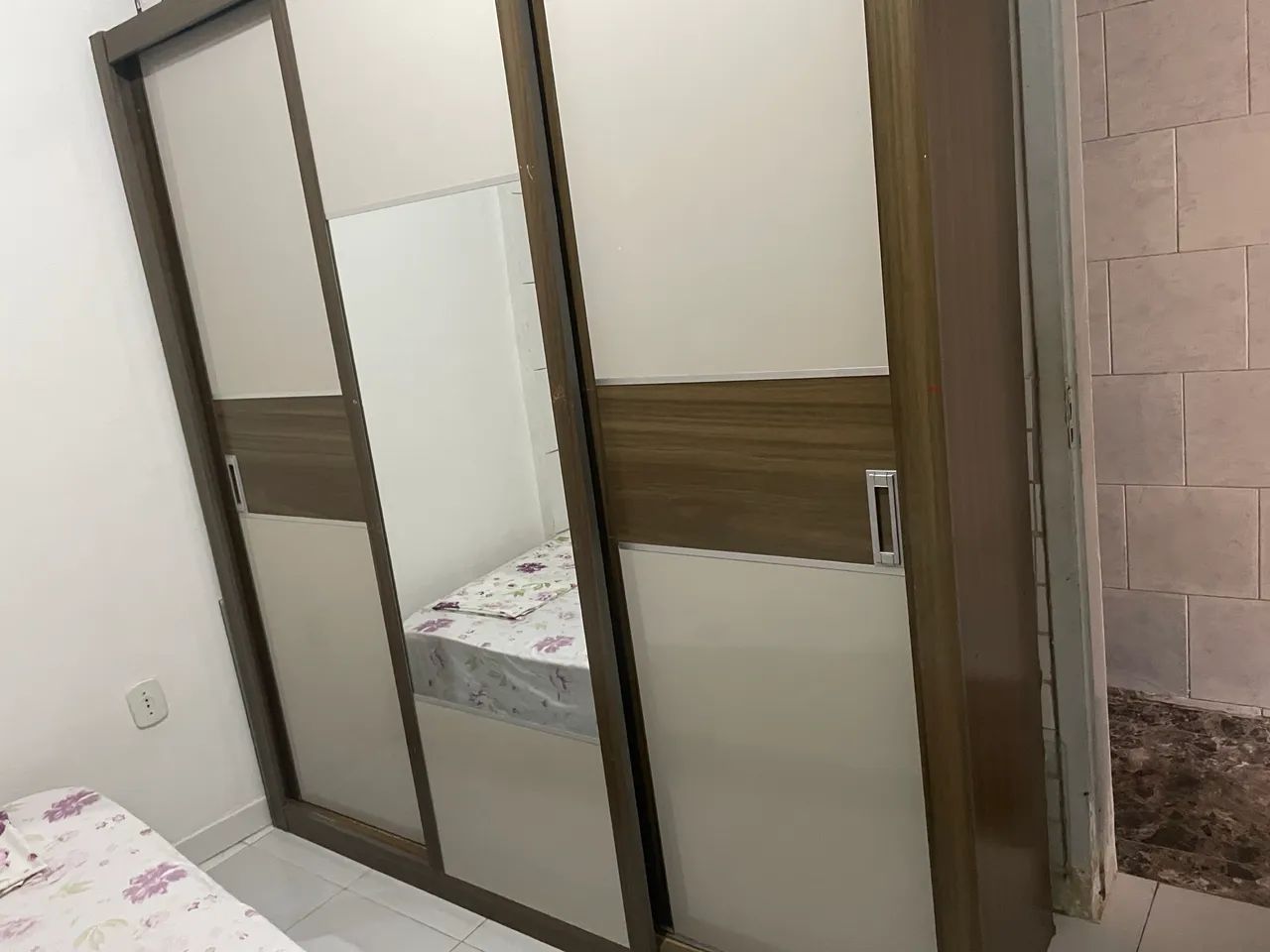 Alugo quarto para moças do centro - Foto 3