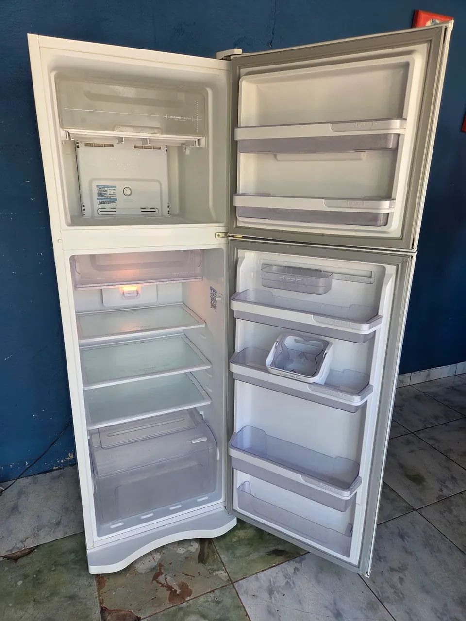 Vendo geladeira Electrolux  - Foto 3