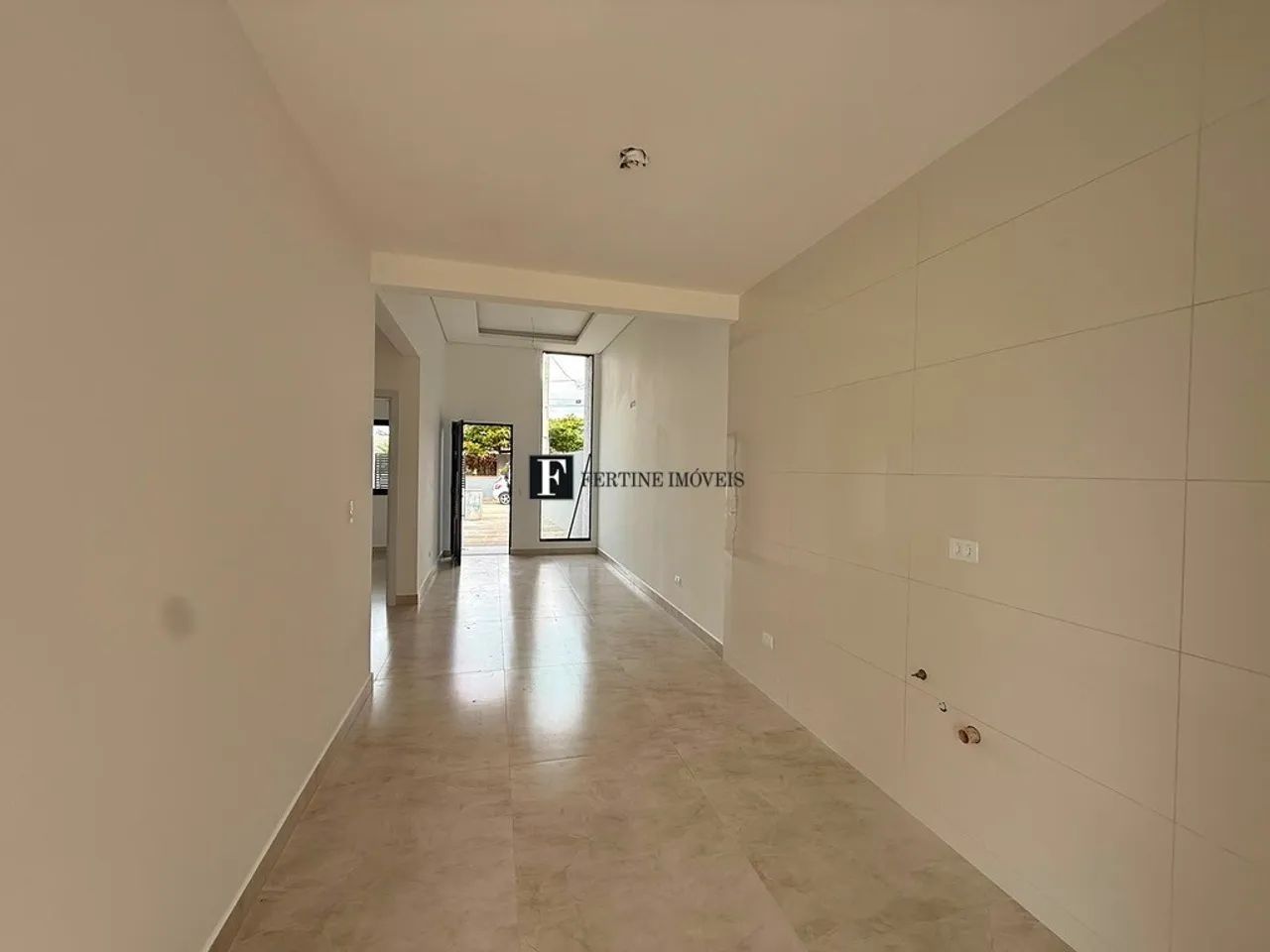 Casa nova com amplo espaço de terreno - Foto 5