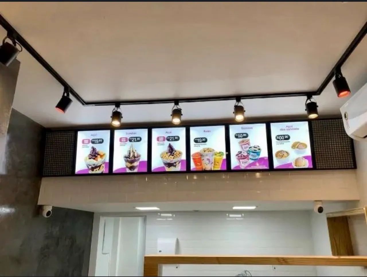 6 display black light para lanchonete Maria Açaí -excelente 