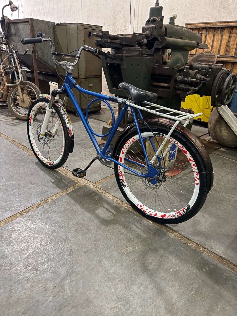 Monark aro 26 com freio a disco e suspensão 