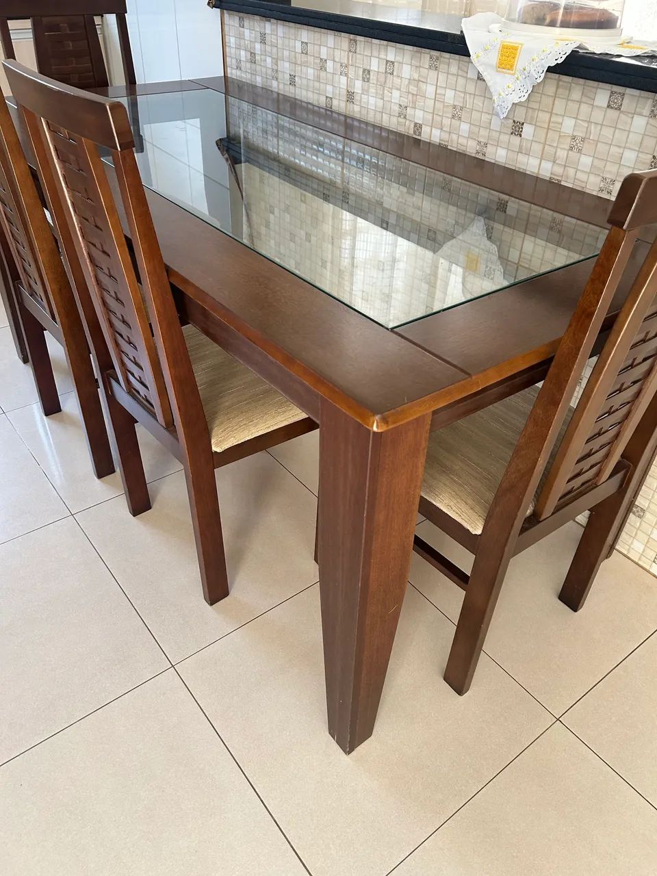 Mesa jantar bem conservada - Foto 2