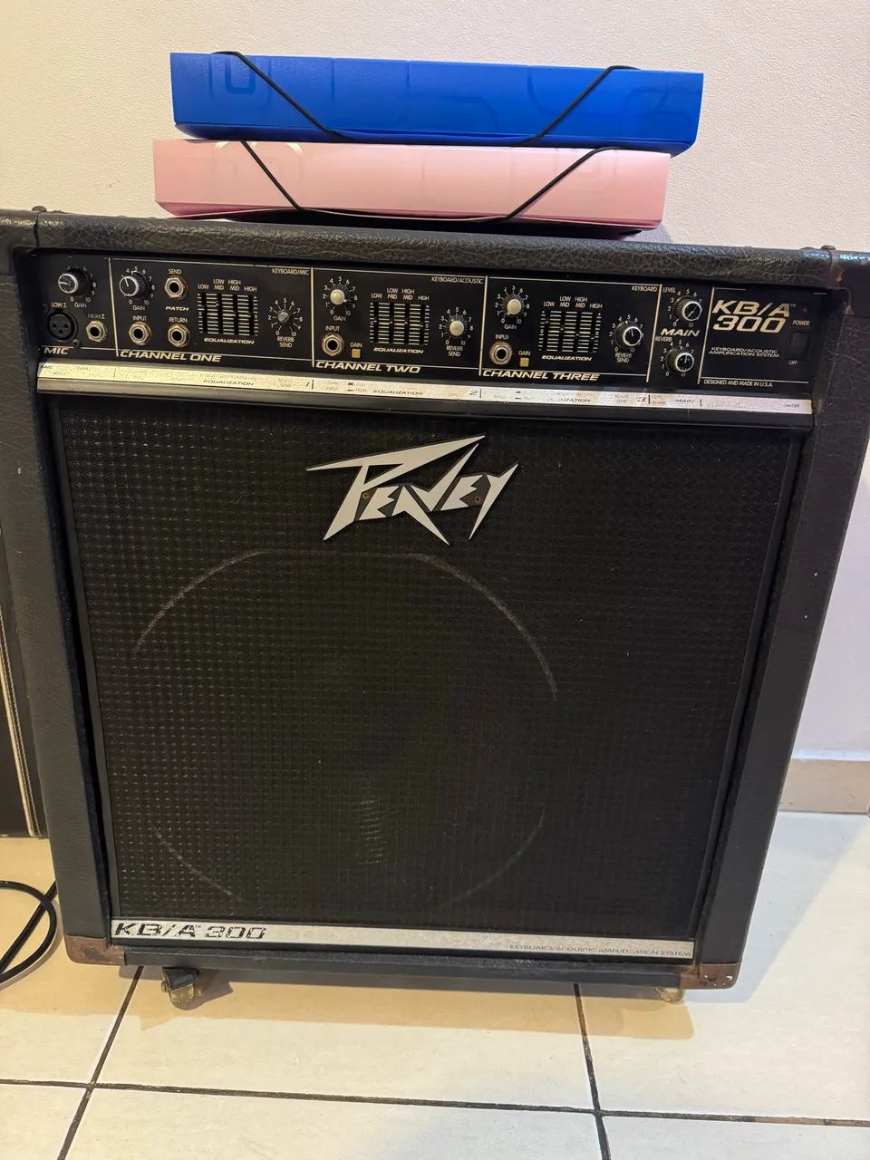 Caixa amplificada multi uso profissional peavey KB/A 300 teclado