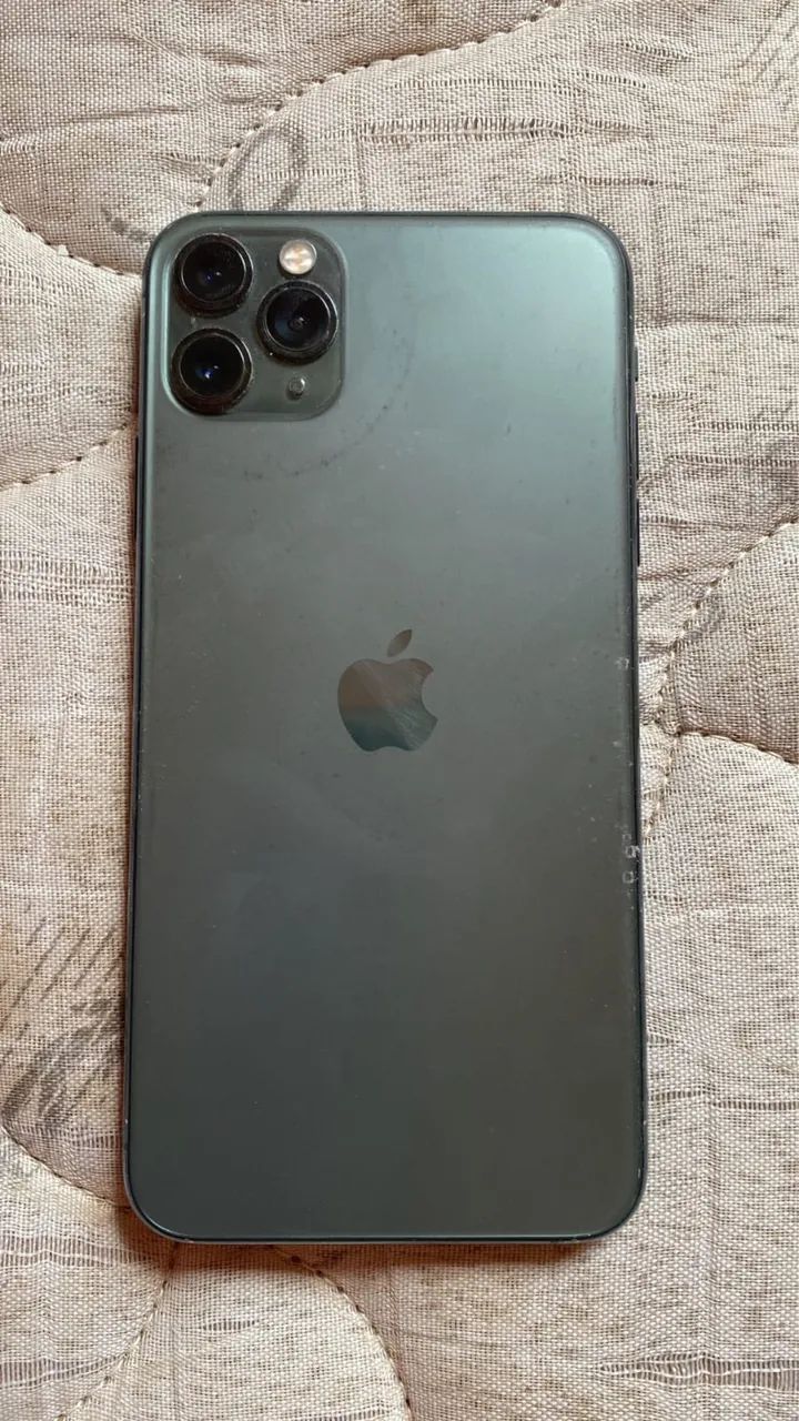 iPhone 11 Pro Max Face ID ok ,Bateria 76%  capinha e tá bem conservado  - Foto 2