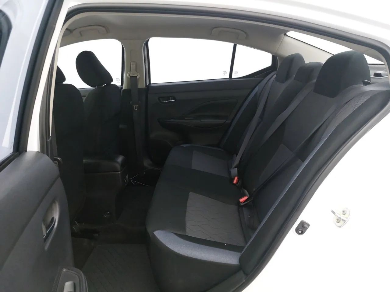 Nissan Versa Advance 1.6 16V Flex Aut., foto 17 de 18