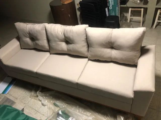 Sofá em Suede Zero no Plástico
