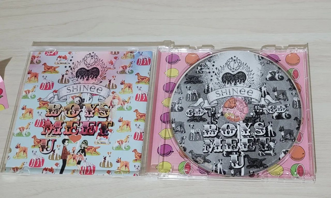 SHINee Boys Meet U album - Foto 3