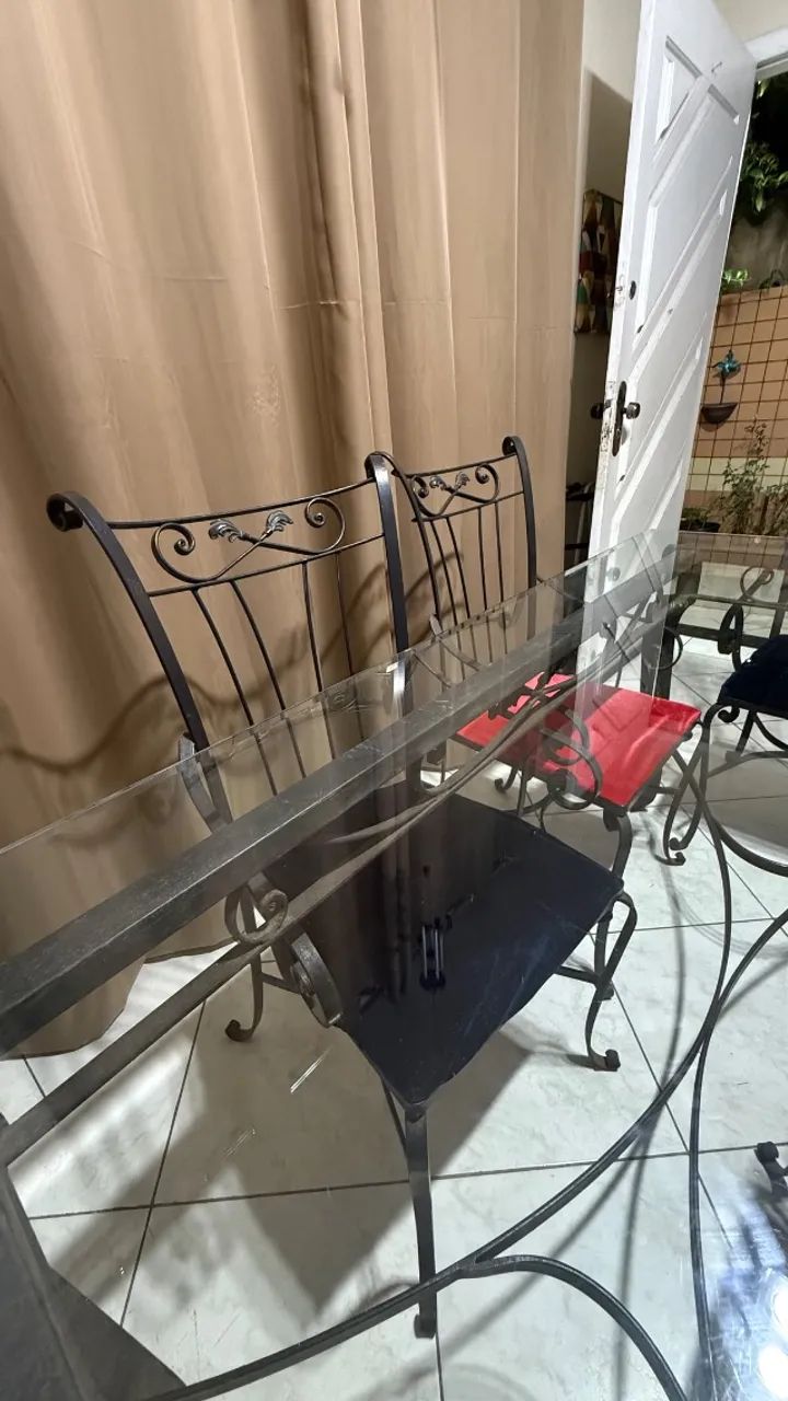 Mesa de Jantar com 6 Cadeiras - Ferro e Vidro - Foto 2