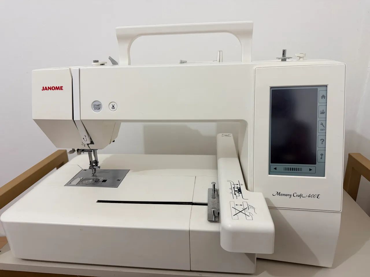 Máquina eletrônica de bordar janome 400e  - Foto 4