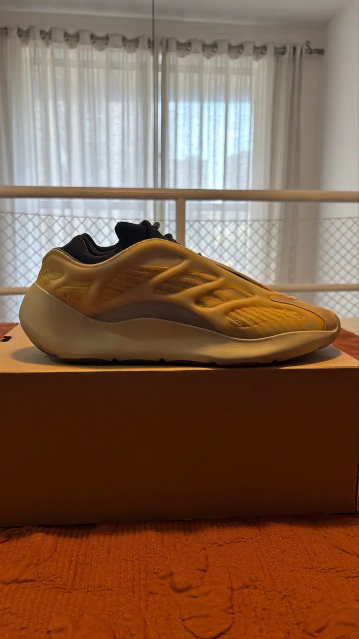 Yeezy 700 v3 Mono Safflower  - Foto 5