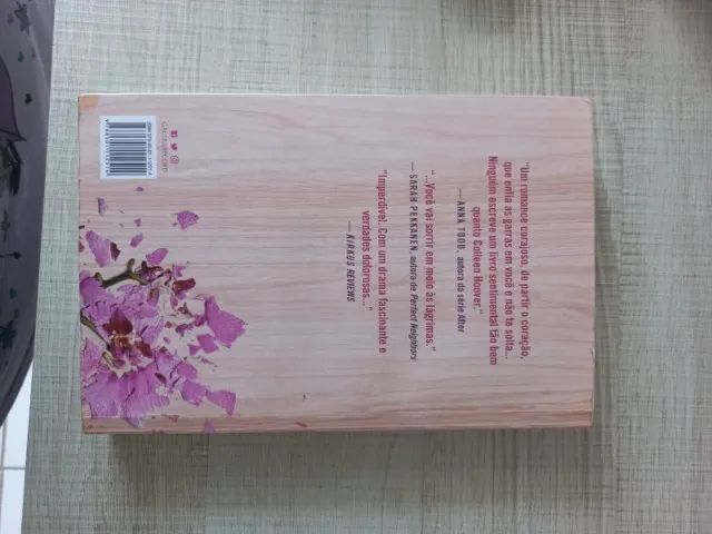 É Assim Que Acaba - Colleen Hoover - Foto 4