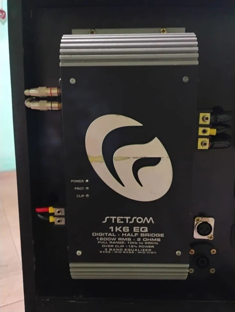 Módulo amplificador Stetsom 1k6 2 ohms 