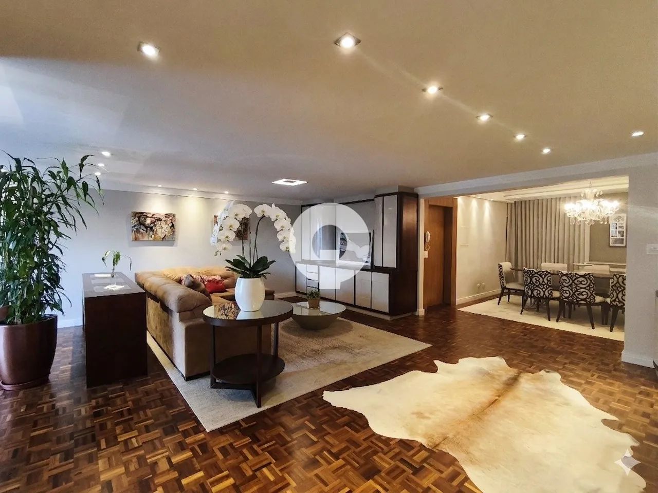 APARTAMENTO 2 SUÍTES E 2 QUARTOS NO CENTRO CÍVICO