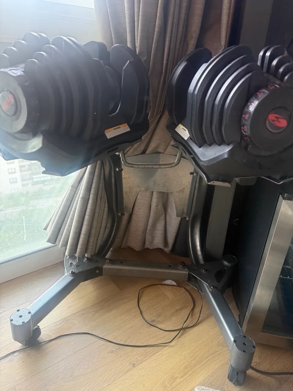Par de Halteres Ajustáveis Bowflex até 41 kg cada + Suporte