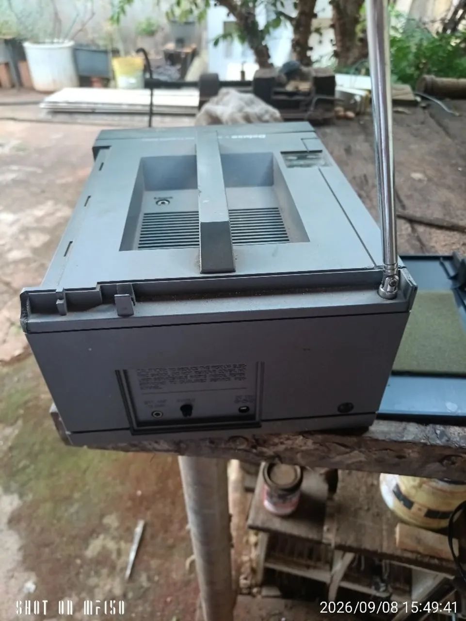 Vendo Mini TV e rádio funciona o rádio a TV não funciona tela de 5 polegadas  - Foto 4