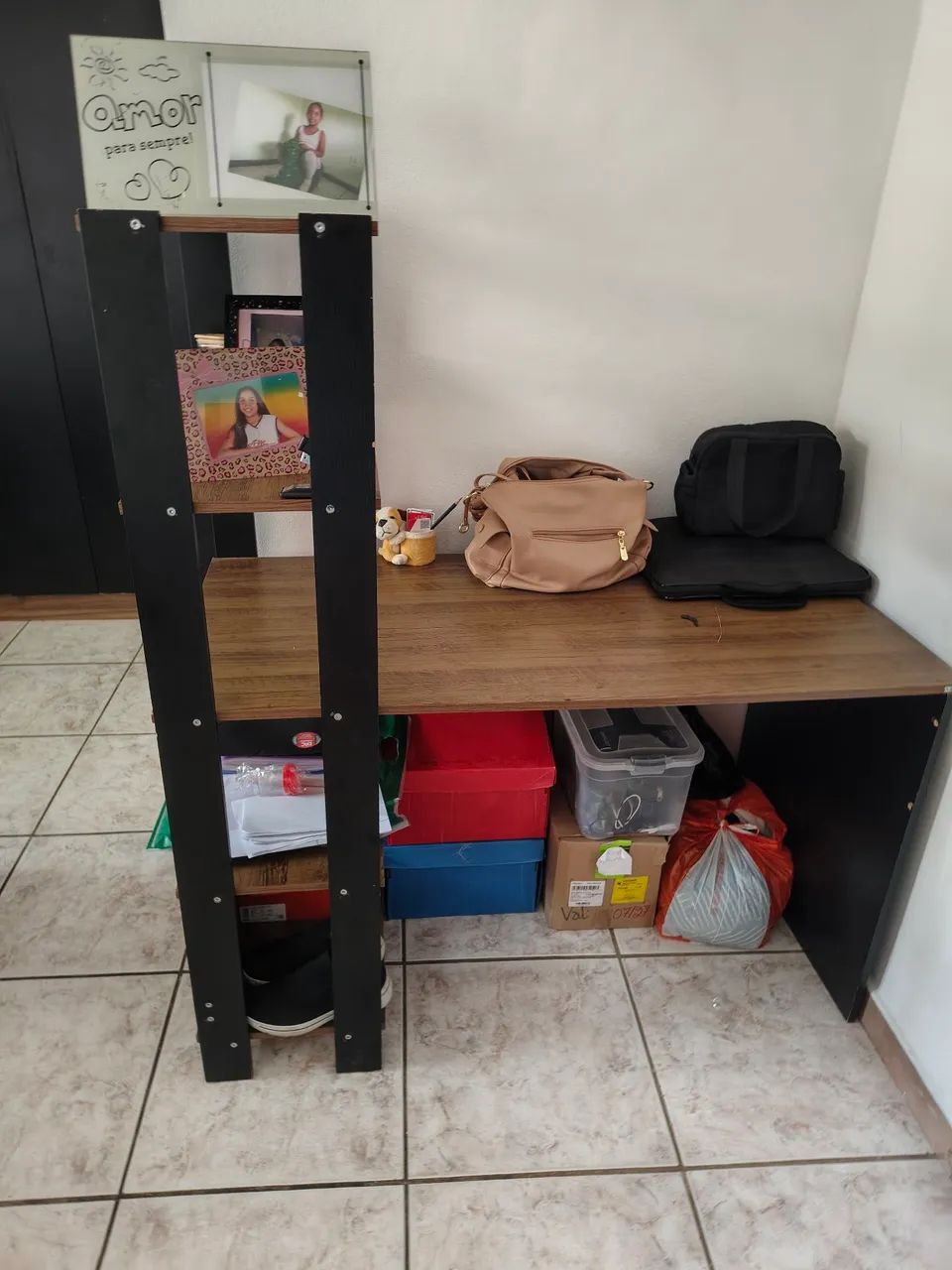 Escrivaninha semi-nova