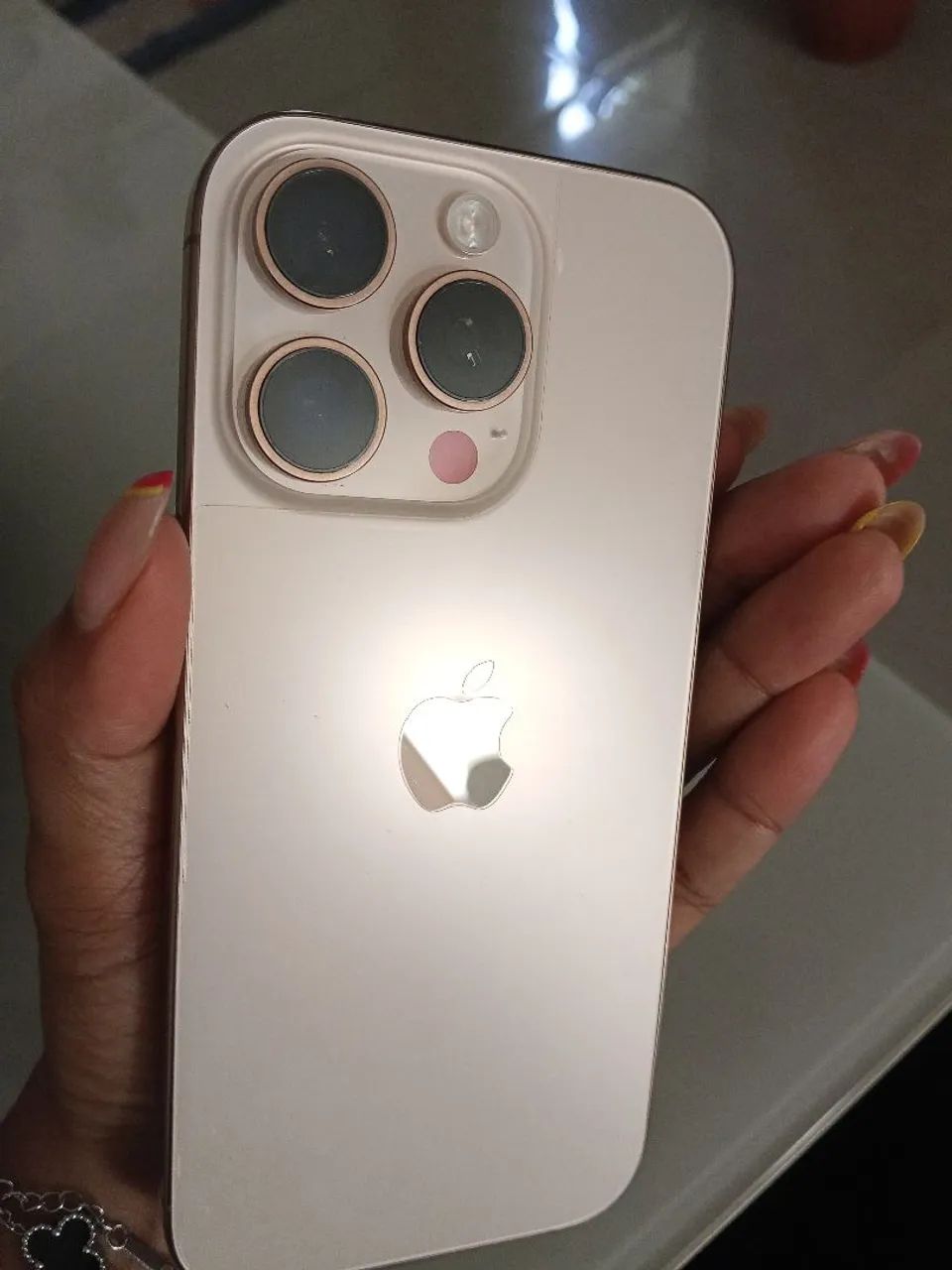 iPhone 16 pro - Foto 5