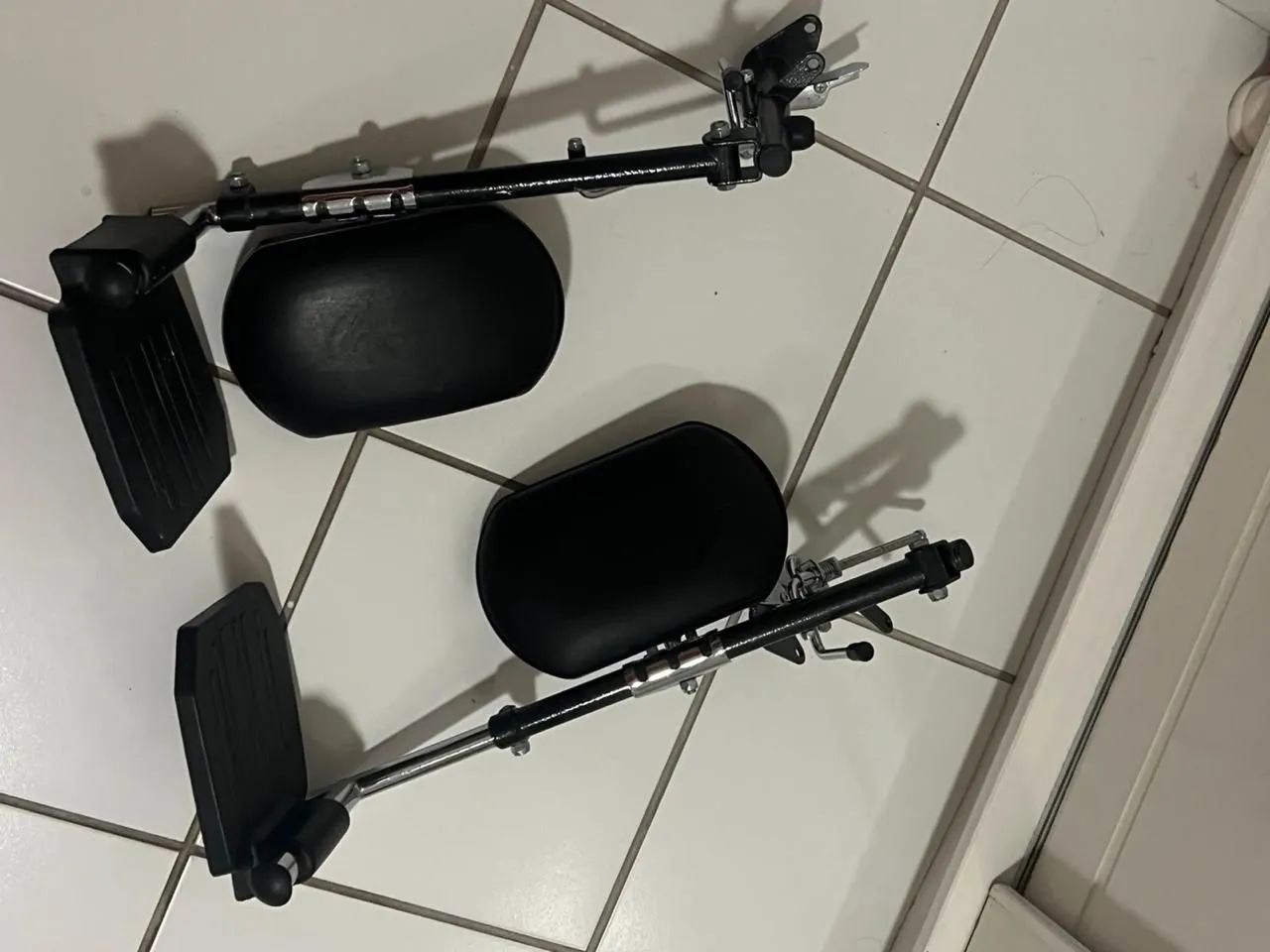Cadeira de rodas com conjunto de elevação para pernas - Foto 5