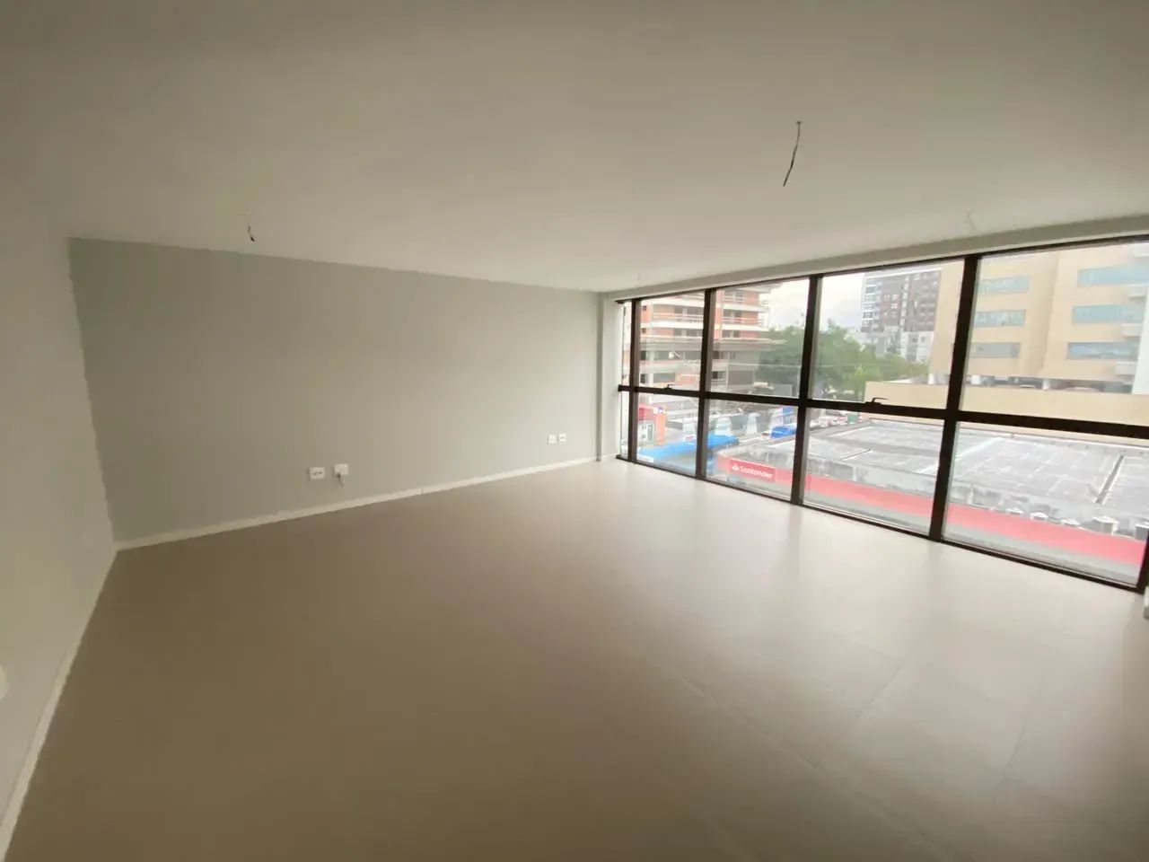 Aluguel de sala comercial com 1 vaga de garagem bem localizada no Estreito, Florianópolis - Foto 3