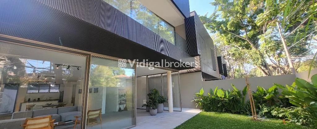 Condomínio fechado / casas novas