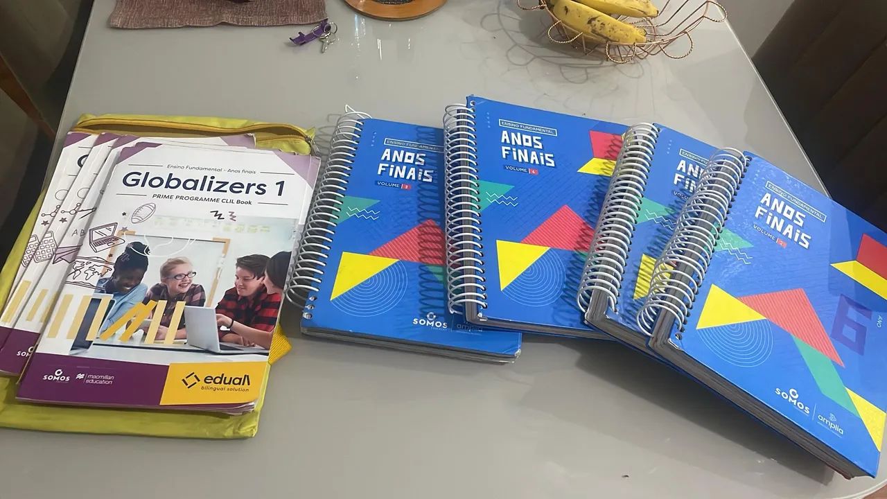Livro 6 ° ano, completo. Editora: Somos