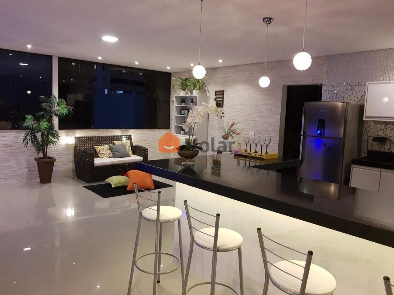 Cobertura duplex mobiliada no Castelo, localização privilegiada