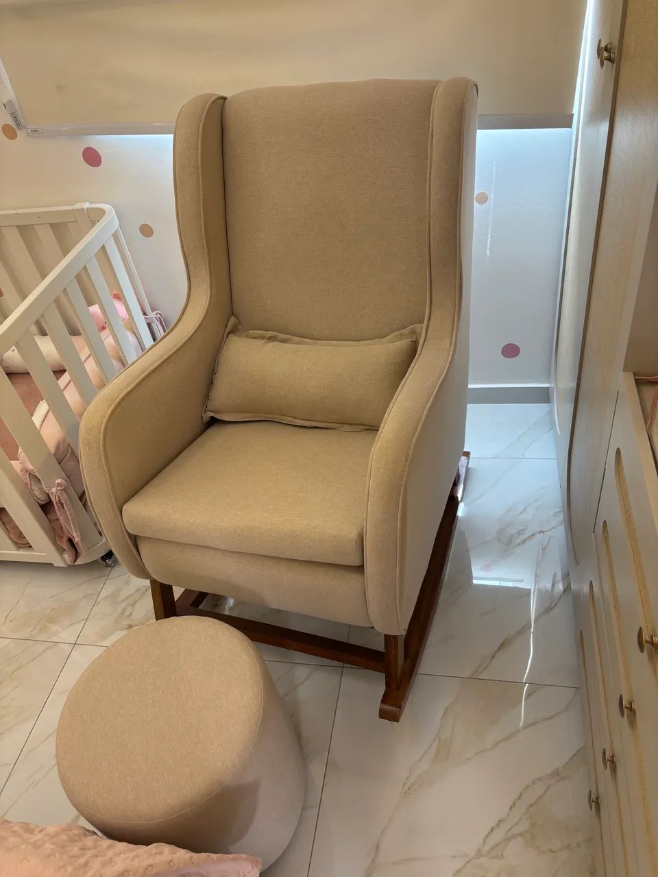 VENDO POLTRONA E PUFF AMAMENTAÇÃO  - Foto 2