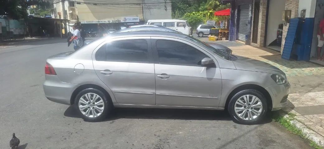 Volkswagen Voyage VOYAGE 1.0/1.0 City Mi Total Flex 8V 4p 2014