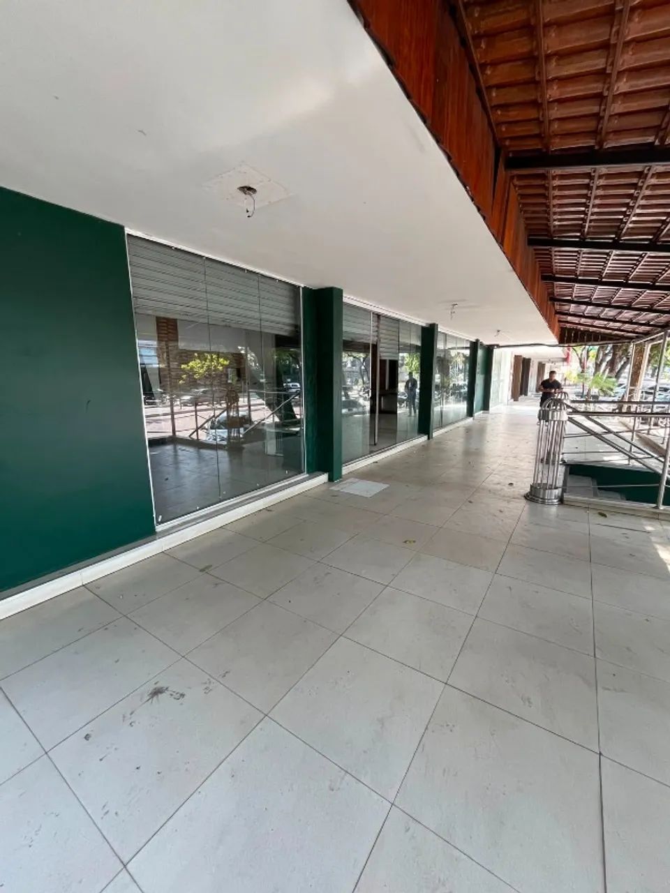 Sala Comercial 220m² em Avenida no Adrianopolis - Foto 2