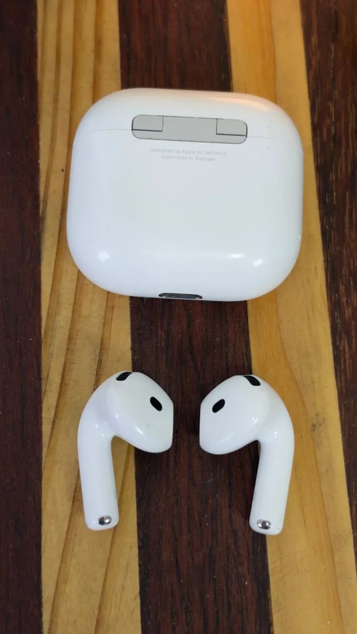 Apple AirPods 4 com Estojo USB-C (739) - Fones de Ouvido - Penha