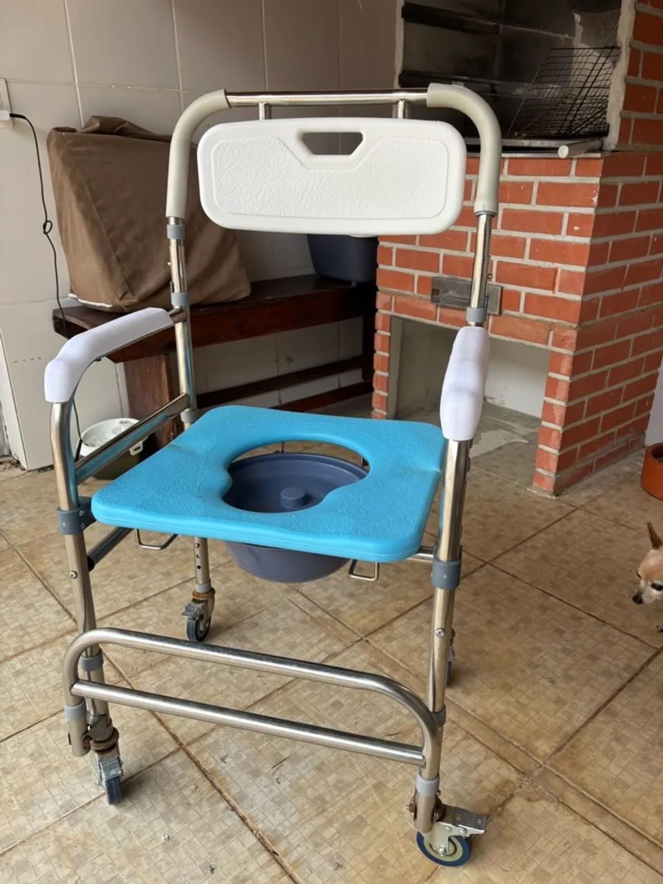 Cadeira de banho e rodas - Foto 2