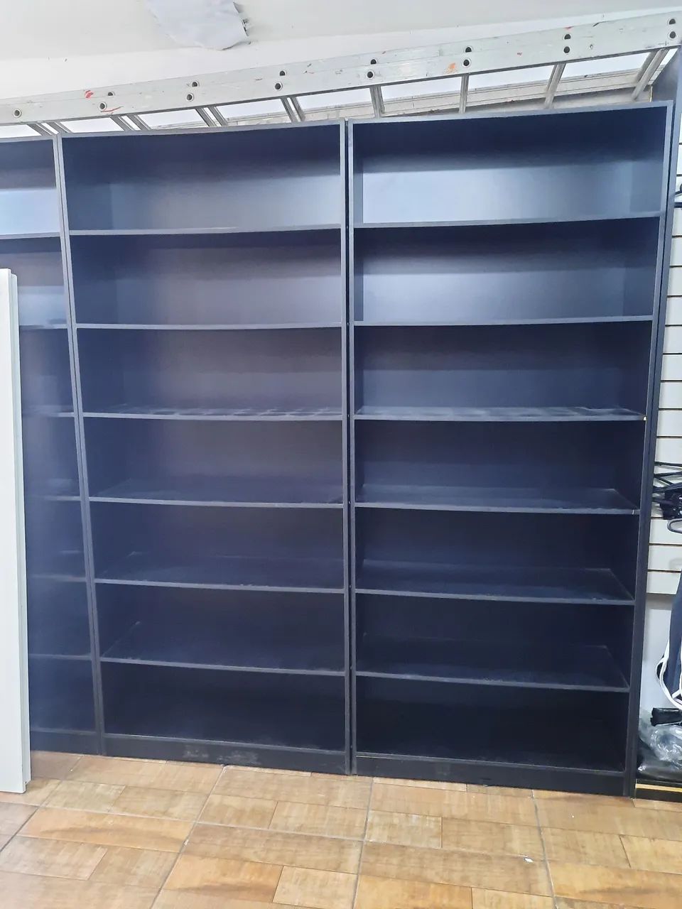 Vendo Prateleira de madeira semi novas - Foto 3