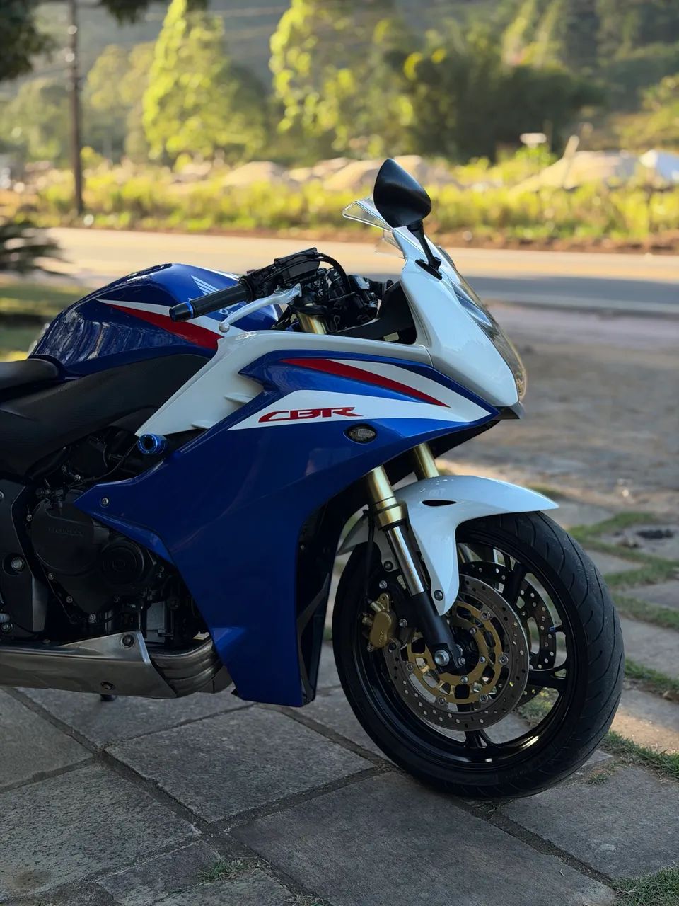 CBR600F 2013 (KM baixo)  - Foto 4