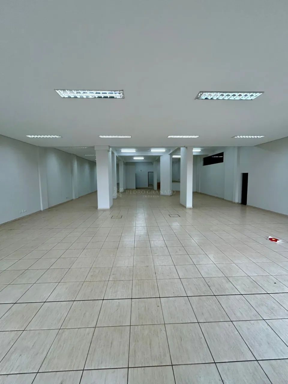 Excelente sala comercial para locação na Avenida Bento Munhoz da Rocha - Foto 5